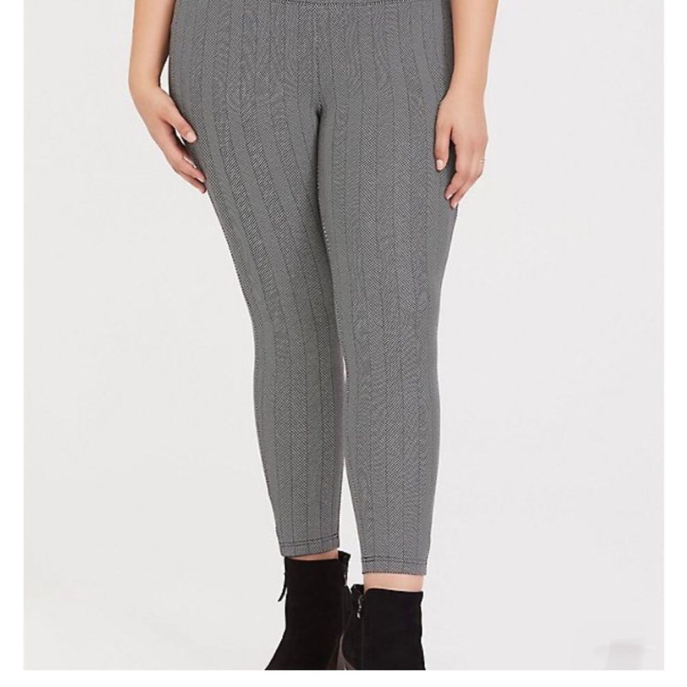 Torrid Gray Knit Leggings